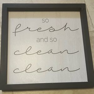 Bathroom wall decor